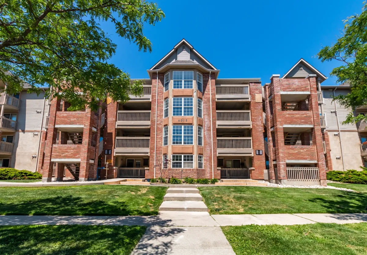 102 - 4015 Kilmer Drive, Burlington