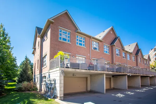 12 - 2460 Prince Michael Drive, Oakville