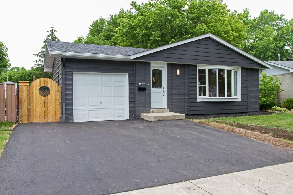 1277 Northside Road, Burlington