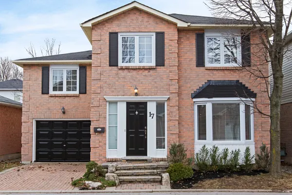 #17 - 2345 Cotswold, Burlington