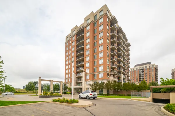 203 - 2365 Central Park Drive, Oakville