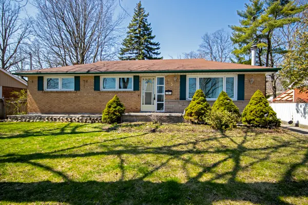 2251 Sunnydale Drive, Burlington