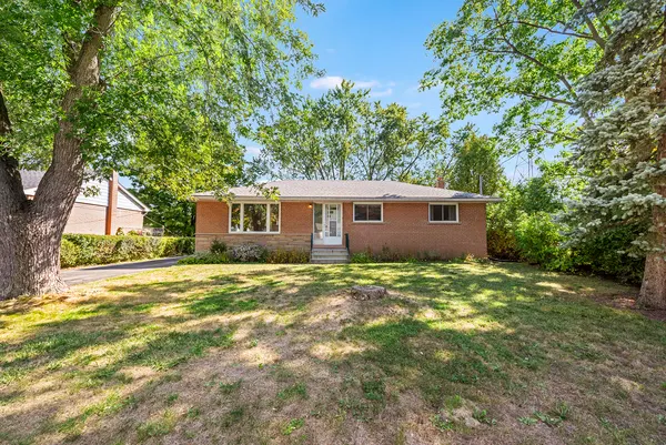 2274 Sunnydale Drive, Burlington