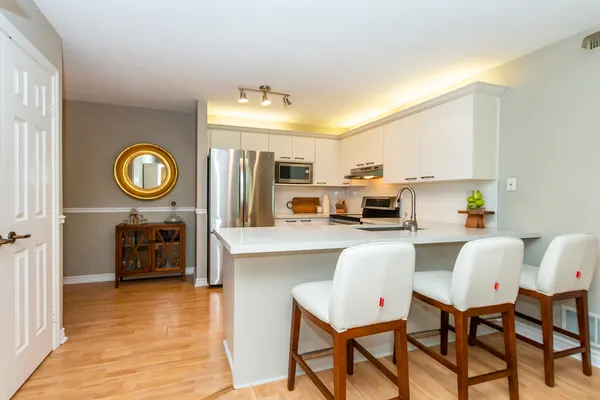 323 - 2030 Cleaver Avenue, Burlington