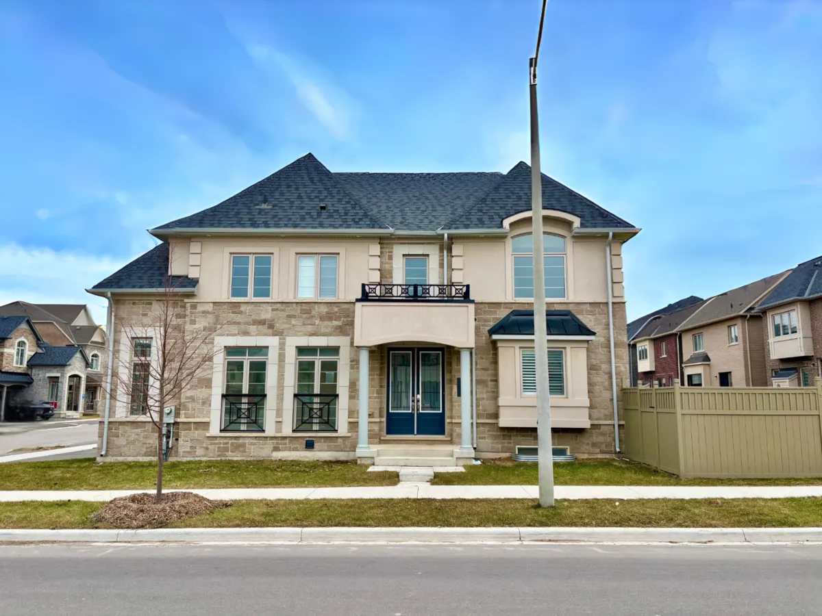 3923 Koenig Road, Burlington