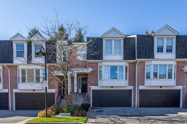 40 Tamarack Circle, Toronto