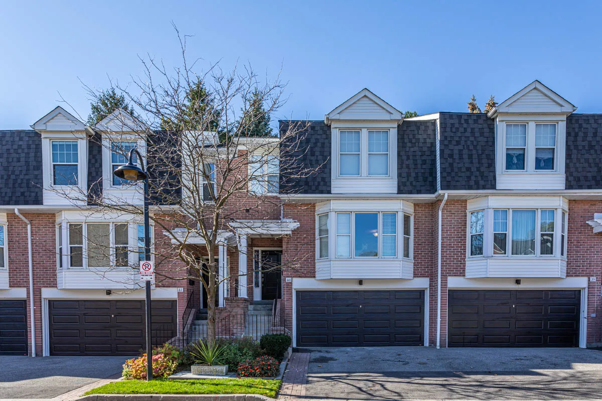 40 Tamarack Circle, Toronto