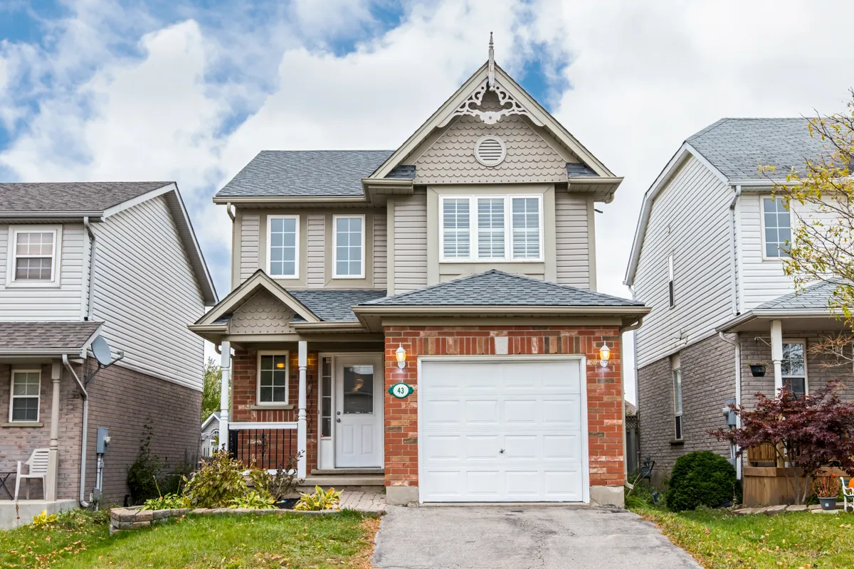 43 McMeeken Drive, Cambridge