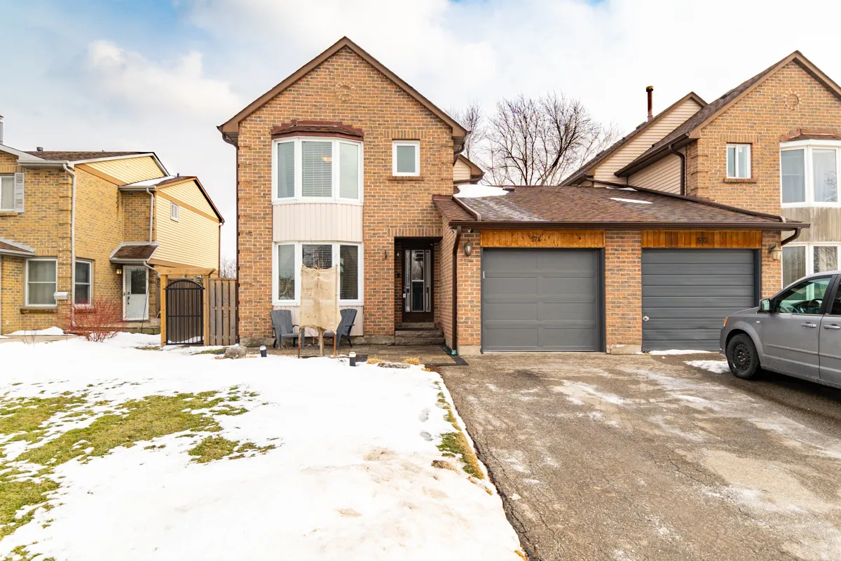 574 Laurier Avenue, Milton